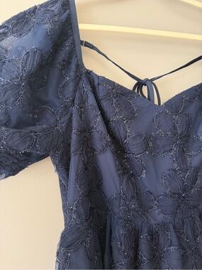 Plus-Size Navy Lace Maxi Dress with Sweetheart Neckline